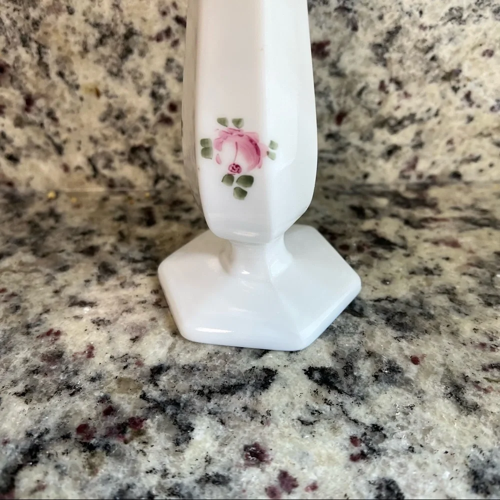 Westmoreland Swung Milk Glass Bud Vase Vintage Collectible - Picture 11 of 15